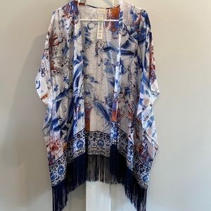 Chico’s beautiful shell, L/XL, classy, elegant, body:74% modal, 26% silk, fringe